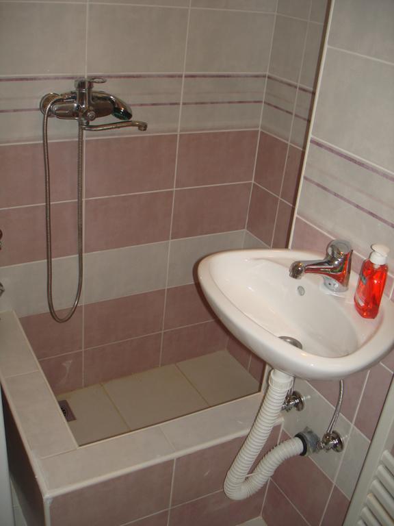 Studio Saint Sava Belgrado Kamer foto